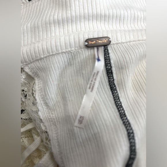 Free People soft stretchy Ivory lace & black button crop top collared blouse XS - Picture 9 of 14